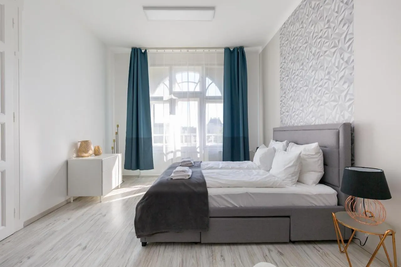 Designer Apartment On The Budapest Broadway W 2Br, Ac And Panorama Balcony