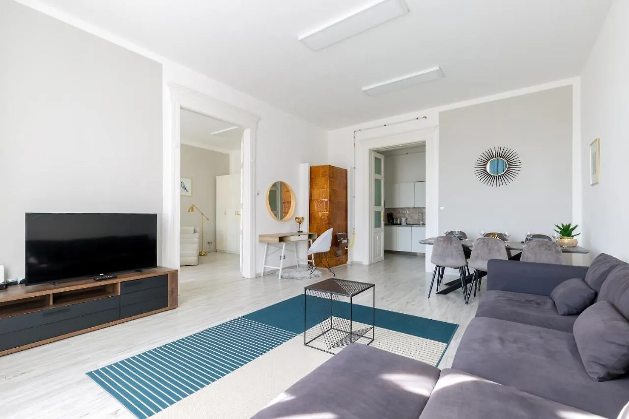 Designer Apartment On The Budapest Broadway W 2Br, Ac And Panorama Balcony Hungary