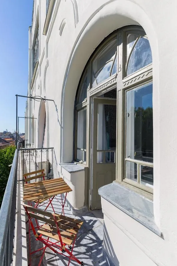 Designer Apartment On The Budapest Broadway W 2Br, Ac And Panorama Balcony