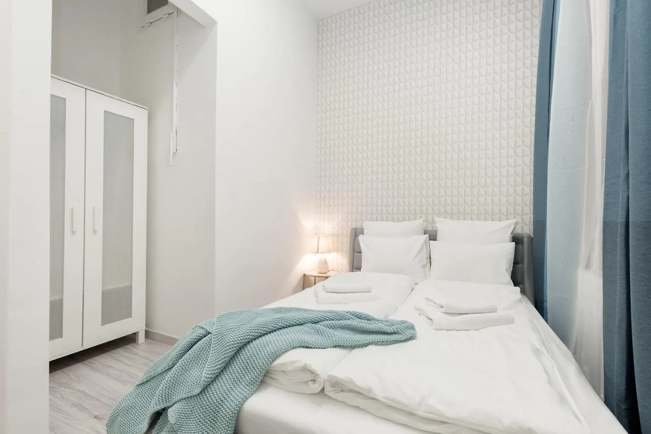 Designer Apartment On The Budapest Broadway W 2Br, Ac And Panorama Balcony