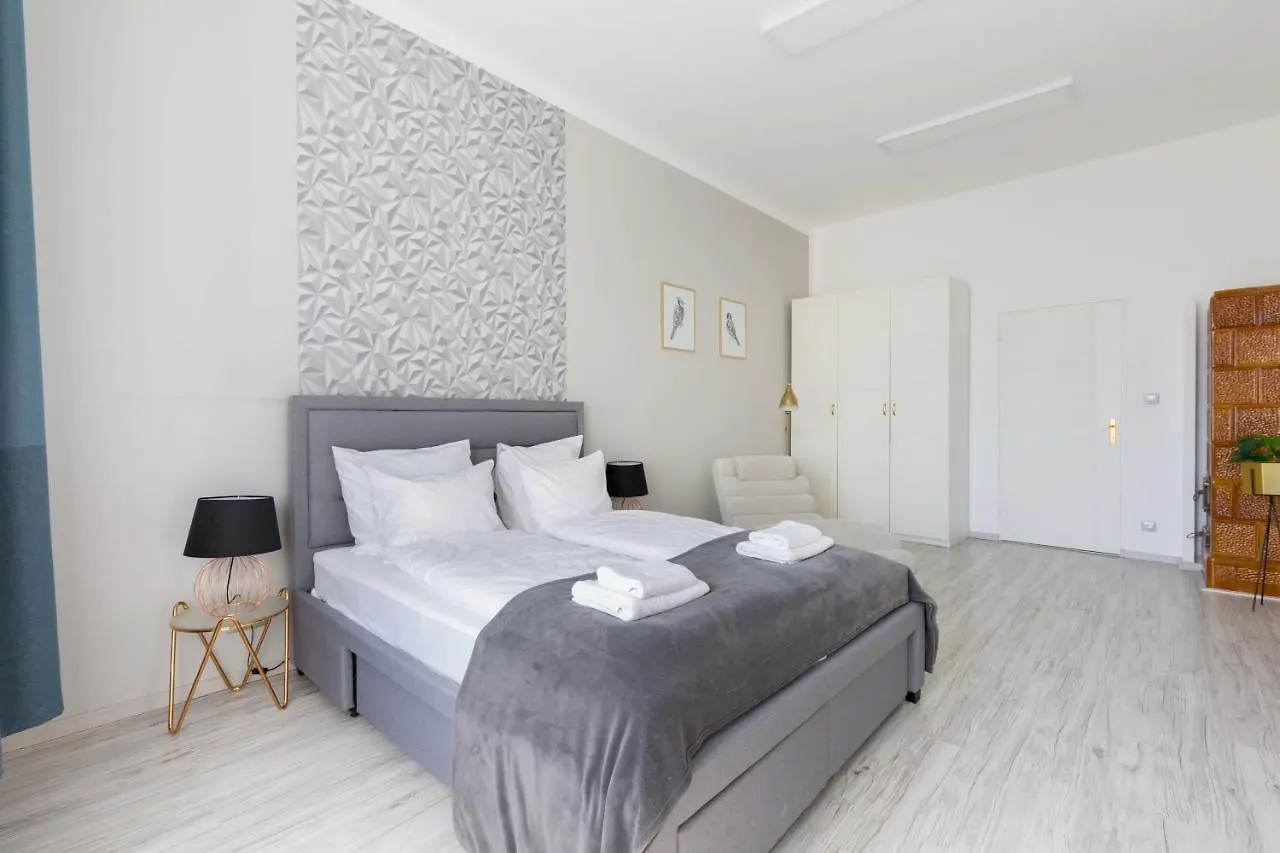 Designer Apartment On The Budapest Broadway W 2Br, Ac And Panorama Balcony