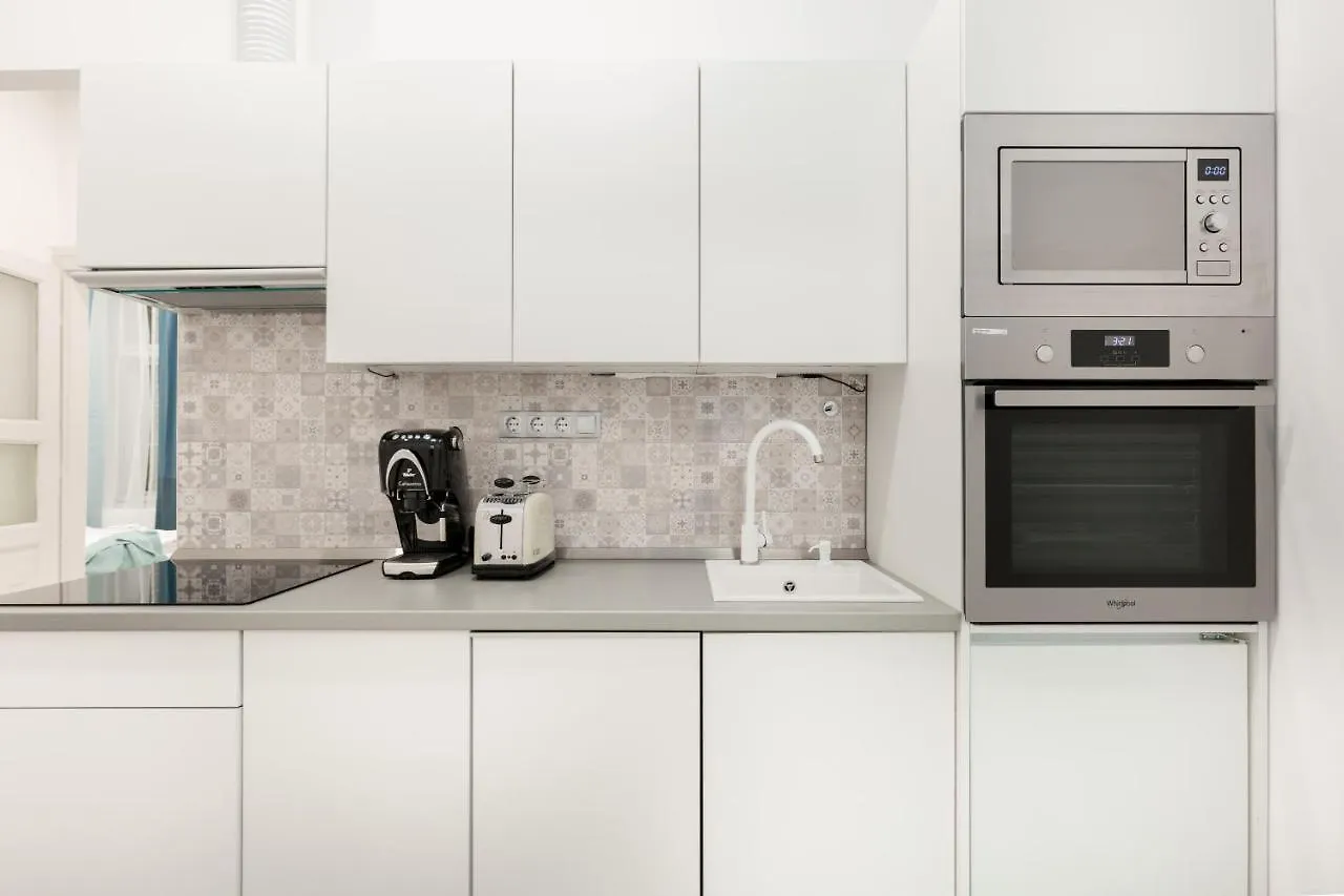 Designer Apartment On The Budapest Broadway W 2Br, Ac And Panorama Balcony Hungary
