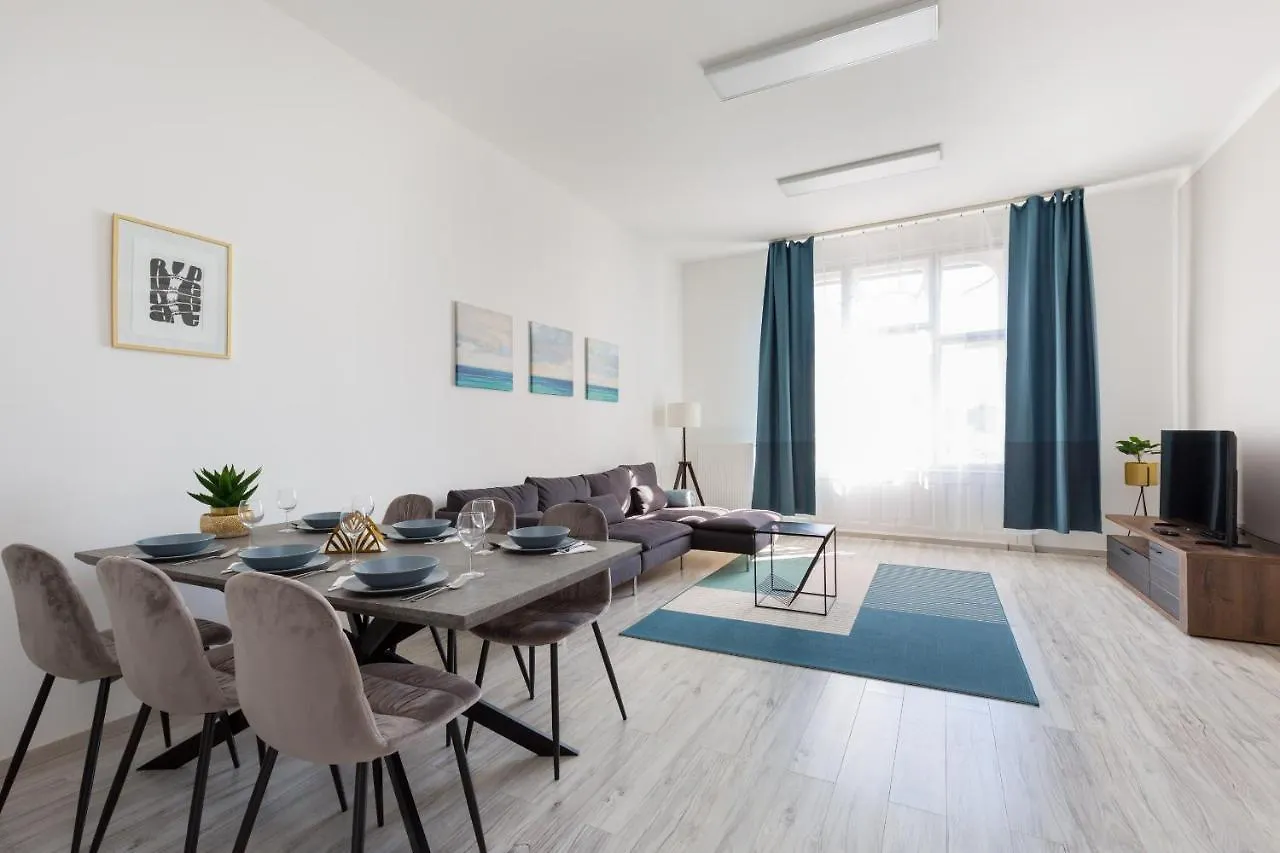 Designer Apartment On The Budapest Broadway W 2Br, Ac And Panorama Balcony 0*,