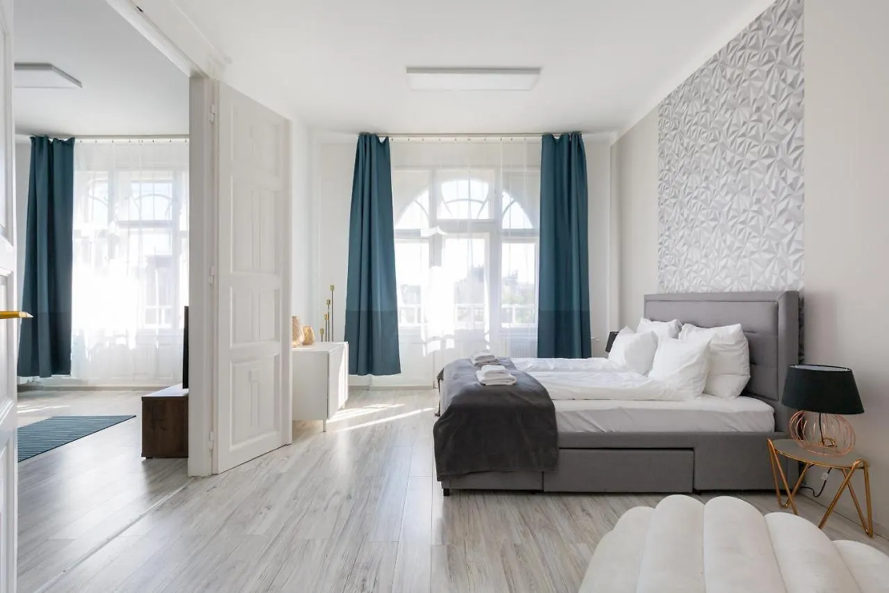 Designer Apartment On The Budapest Broadway W 2Br, Ac And Panorama Balcony 0*,  Hungary